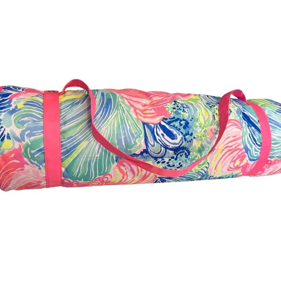 Lilly Pulitzer Roll Up Beach Mat "Beach Please"
Pink Blue Print NEW WITHOUT BOX - Picture 4 of 4